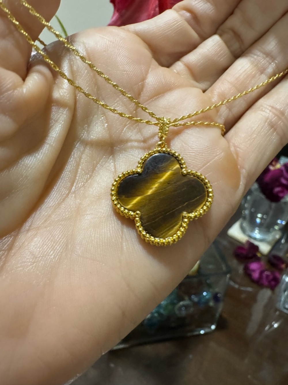 18K Gold (Au750) Tiger’s Eye Clover Necklace Solid Gold Pendant 2.7g